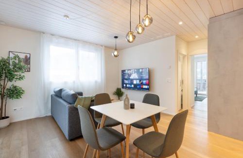 Lungern Apartment | Mountain view with balcony and free parking
