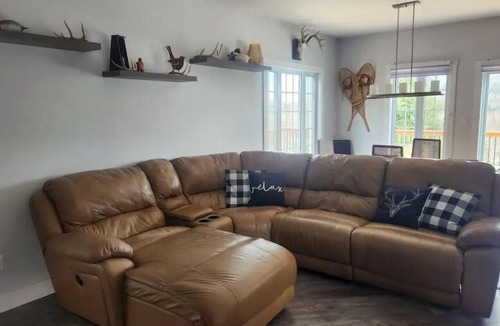 Montpellier House | Mountain View with a HotTub, 7 mins-LacSimon