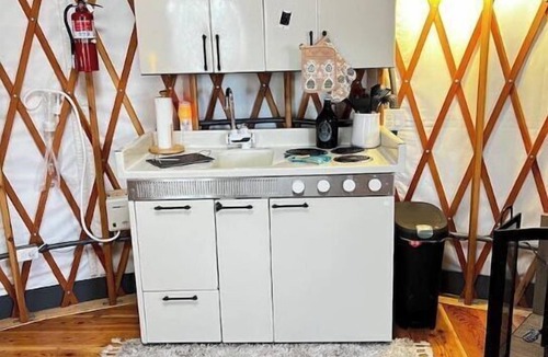 Victor Apartment | Mountain View Yurt