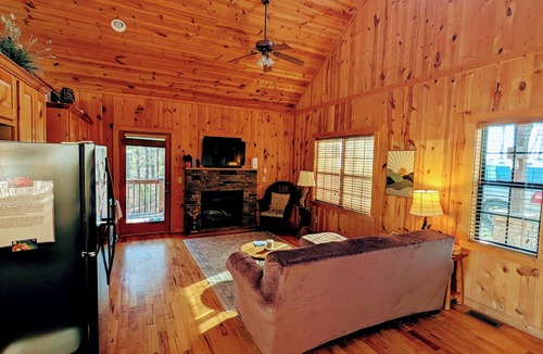 Cleveland Cabin | Mountain Views! 3 Acre privacy, Fiber Optic Internet and more!