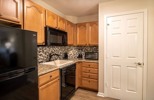 McGaheysville Condo | Mountain views, Balcony, Fireplace!