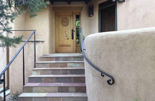Northeast Santa Fe House | Mountain Views. Bright & Sunny w/Southwest Charm. Close-in Location