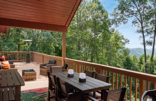 Grassy Creek House | Mountain Views - Firepit - Gas Fireplace - Sleeps 15