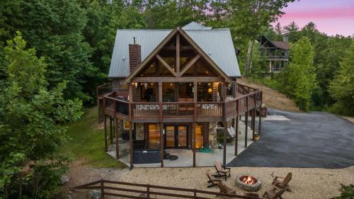 Epworth House | Mountain Views Hot Tub & Pool Table Fire Pit Games