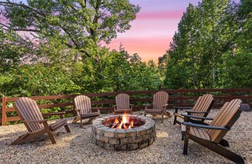Epworth House | Mountain Views Hot Tub & Pool Table Fire Pit Games