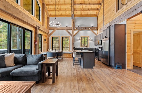 Plymouth Ski Chalet | Mountain Views. Hot Tub. , 5 Wooded Acres. Private Pond