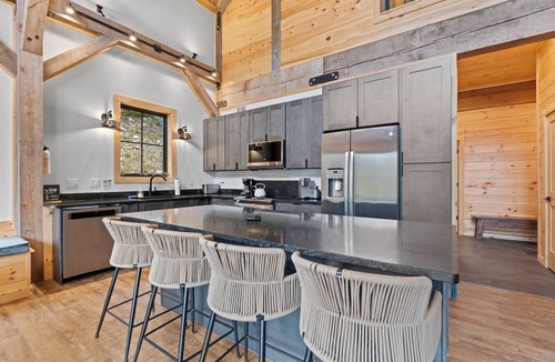 Plymouth Ski Chalet | Mountain Views. Hot Tub. , 5 Wooded Acres. Private Pond