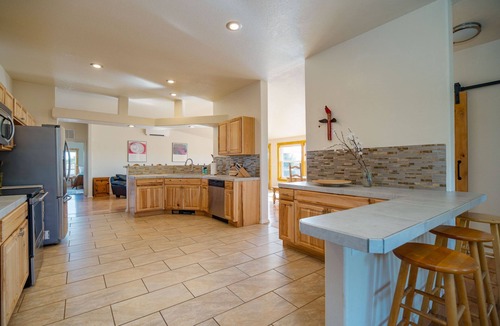 La Cienaga House | Mountain Views, Hot Tub, Fire Pit, Deck, Hammocks, A/C!