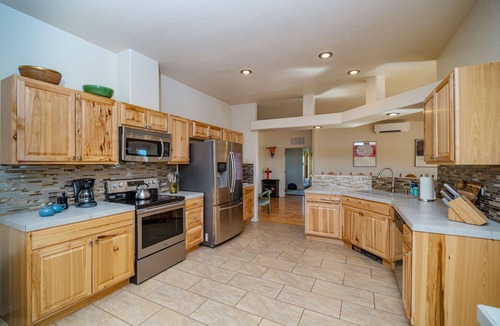 La Cienaga House | Mountain Views, Hot Tub, Fire Pit, Deck, Hammocks, A/C!