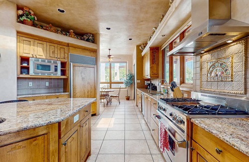 Santa Fe House | Mountain Views | Hot Tub + Patio | Chef Kitchen