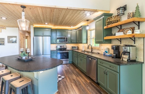 Bryson City Ski Chalet | Mountain Views - Hot Tub - Fire Pit - Motorcycle easy access