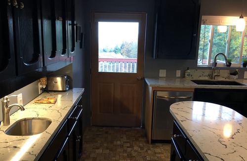 Cornelius House | MOUNTAIN VIEWS IN WINE COUNTRY