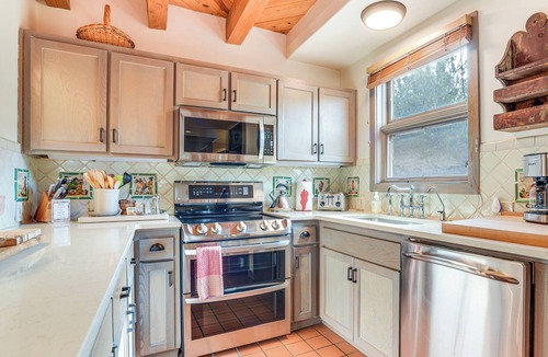 Nambe Pueblo House | Mountain Views + Patio: Santa Fe Escape!