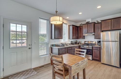 Eagar Cabin | Mountain Views & Ponderosa Pines! Arizona Escape