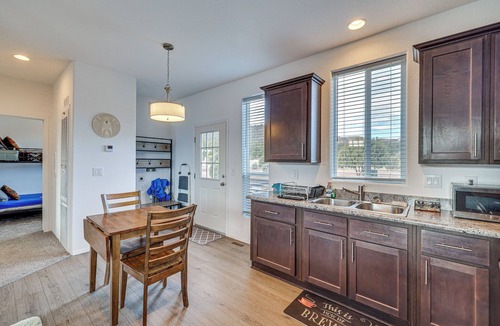 Eagar Cabin | Mountain Views & Ponderosa Pines! Arizona Escape