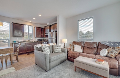 Eagar Cottage | Mountain Views & Ponderosa Pines! Arizona Escape
