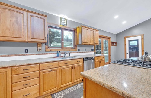 Union Dale House | Mountain Views, Private Pond, Mins 2 Elk Mountain