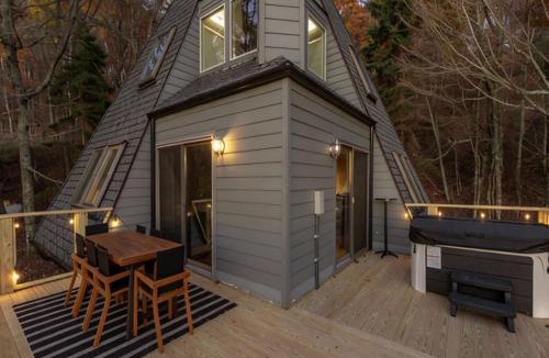 Wolf Laurel House | Mountain Views Private Sauna Wet Bar Hot Tub