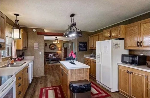 Lawton House | Mountain views, quiet location, Close to Fort Sill and Medicine Park!