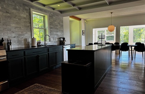 Dorset House | Mountain Views - Secluded - Modern