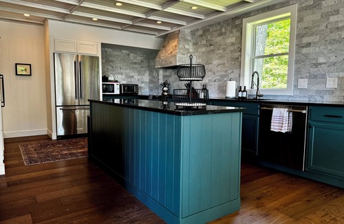 Dorset House | Mountain Views - Secluded - Modern