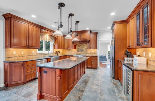Stony Point House | Mountain Views That`ll Take Your Breath Away!