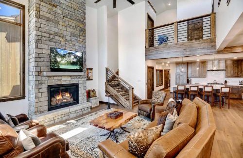 Winter Park House | Mountain Villa 211 Next To WP Resort I Private Hot Tub I Great Views I Activity Program