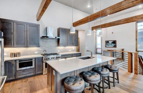 Winter Park House | Mountain Villa 401 Next To WP Resort I Private Hot Tub I Great Views I Activity Program