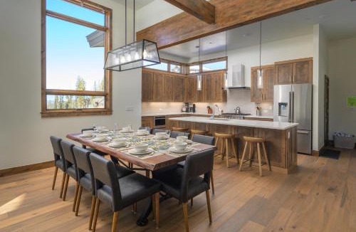 Winter Park House | Mountain Villa 502 Next To WP Resort I Private Hot Tub I Great Views I Activity Program