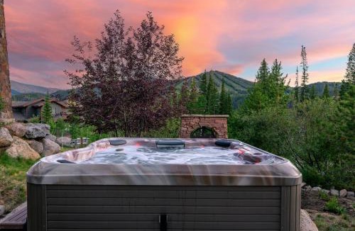 Winter Park House | Mountain Villa 510 Next To WP Resort I Private Hot Tub I Great Views I Activity Program