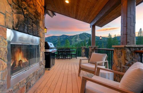 Winter Park House | Mountain Villa 510 Next To WP Resort I Private Hot Tub I Great Views I Activity Program