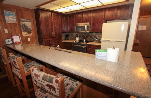Mammoth Lakes Condo | Mountainback #105, Loft, Den