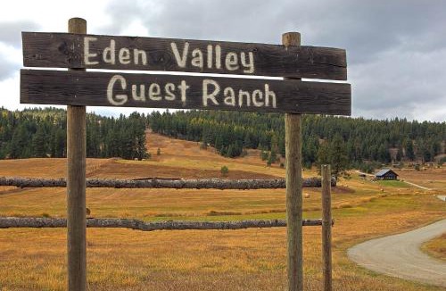 Oroville House | Mountaineer Cabin