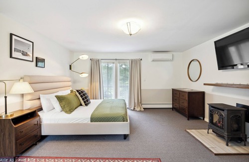 West Dover Hotel | Mountaineer Inn