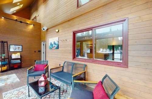 Breckenridge House | Mountains on Sunset