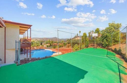 East Grove House | Mountains Views with Pool & Basketball, Relax & Play!