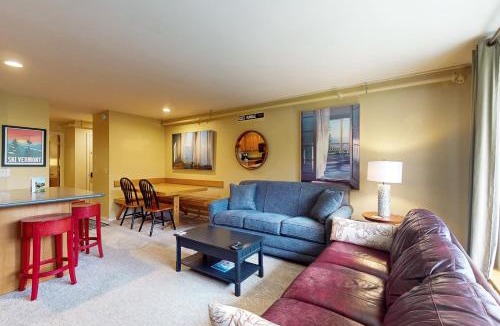 Warren Apartment | Mountainside 35