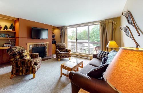 Warren Apartment | Mountainside 44