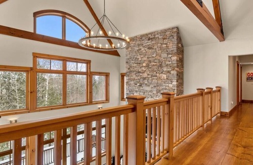 Ludlow House | Mountainside 5-BR Ski-In/Out Okemo Estate