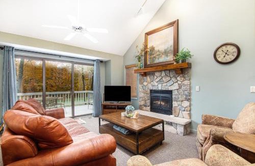 Thompsonville House | Mountainside 612