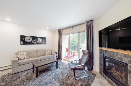 Warren Apartment | Mountainside 63