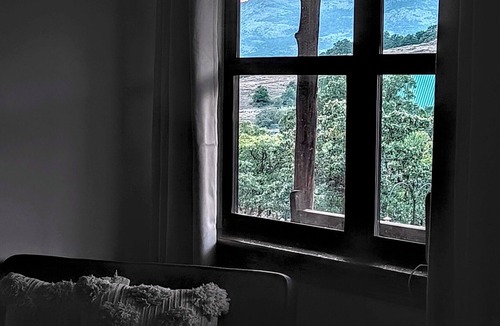Medicine Park Cabin | Mountainside cabin in Medicine Park-stunning views-borders Ft. Sill-Sleeps 18.