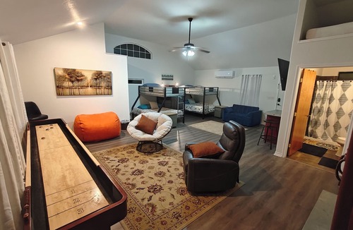Medicine Park Cabin | Mountainside cabin in Medicine Park-stunning views-borders Ft. Sill-Sleeps 18.