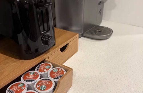 Pleasant View Apartment | Mountainside Golf Simulator