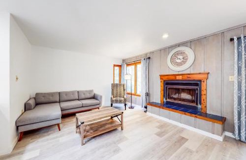 East Stroudsburg Apartment | Mountainside Oasis