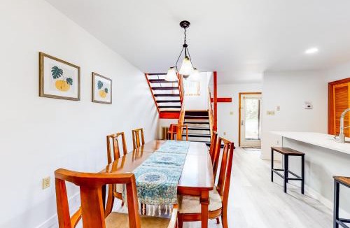 East Stroudsburg Apartment | Mountainside Oasis