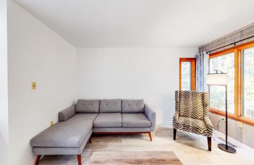 East Stroudsburg Apartment | Mountainside Oasis