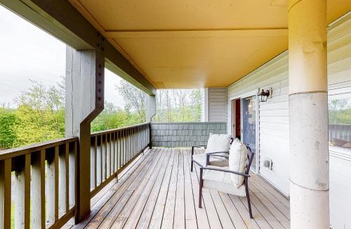 Stowe Area Apartment | Mountainside Resort B202