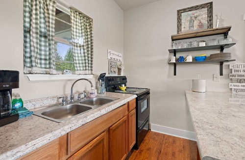 Tennga Cabin | Mountainside Retreat with Stunning Views