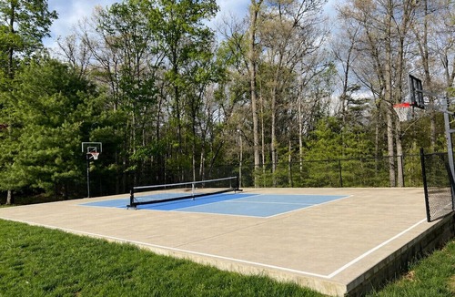 Elliottsburg Cabin | Mountaintop Cabin|Game Room|Pickleball
